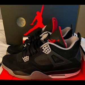 Shoe are price 100 per pair